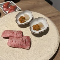 やきにくグレート 神田店 - 上ハラミ、ウニ、ホタテのどんぶり用具材