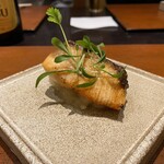 わたべ - 焼鮭にすだち大根おろし、パクチー