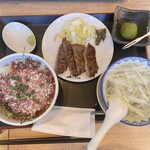 利久 - 和トロ丼と牛たん焼定食/2,266