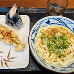 Marugame Seimen - 釜玉480円　おにぎり鮭140円　かしわ天180円