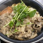 吉野家 - 2023/10/22
            牛すき鍋膳 大飯×2 787円→737円
            ✳︎クーポン-50円
            ✳︎ご飯おかわり無料
            ✳︎牛ポ1ポイント