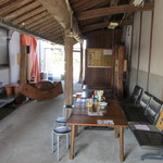 あやうた製麺 - テラス席