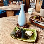 Gimpa Chitei Yazawa - 燗酒　蕎麦味噌、山葵漬