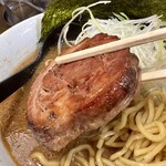 味噌専門 ラーメン味來 - 「みそらーめん」のチャーシュー
            2023年10月22日