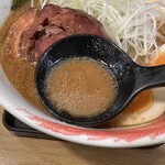 味噌専門 ラーメン味來 - 「みそらーめん」のスープ
            2023年10月22日