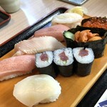 元平寿司 - にぎり・上寿司（鮪大トロ×2、ぶり、エビ、帆立、うに、いくら、鉄火巻）