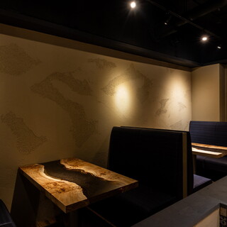 会食などにもご利用頂けるソファー席