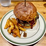 エムエスビー ハンバーガーアンドサンドイッチ - 「エムエスビーバーガー」(1600円)です