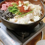 Jinsen - とんこつ味のモツ鍋、美味しい！