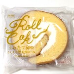 シャトレーゼ - 料理写真:生みたて卵のふんわり厚切りロール(129円)