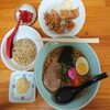 Mendo koro tampo po - 半チャンラーメン唐揚げ付(醤油)と、ニンニク