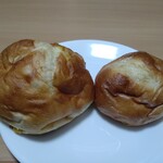 ドンク - 料理写真:コーンパン　大と小