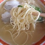 マルトクラーメン - 真っ白な中太麺！