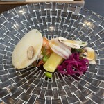 ソロウニコ - 料理写真:前菜は海老と季節野菜のグリル
