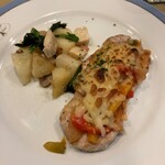 カフェ エ ビストロ ボンヌ シェール - ボークにプロヴァンス風のチーズ焼きが絡みvery good♪