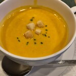カフェ エ ビストロ ボンヌ シェール - 濃厚なかぼちゃのポタージュ美味しい〜♪