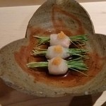 すしの大観 - カワハギ、中には肝が