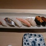 すしの大観 - 中トロ、ヒラメ、アオリイカ、小肌、カニ、ウニ、いくら