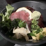 横濱人 - マグロと漬けマグロの二色丼 1,298円税込