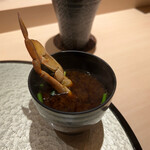 渋谷 天婦羅 ふじもと - 渡り蟹の赤出汁