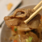 あてのわ - 肉じゃがは道民大好き豚肉使用