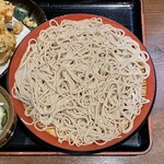 味奈登庵 - 海鮮入りかき揚げつけ天そば ¥770 の麺