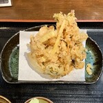 味奈登庵 - 海鮮入りかき揚げつけ天そば ¥770 の海鮮入りかき揚げ