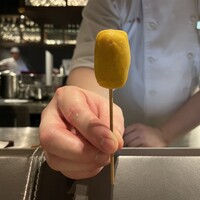 銀座 六覺燈 神楽坂店 - 揚げる前のかぼちゃコロッケ