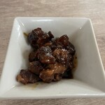 赤白 - 牛すじとトリッパの煮込み赤ワイン八丁味噌ソース