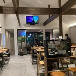 入母屋珈琲 - 外から見た店内