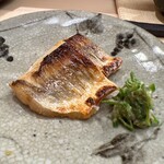 日本橋蛎殻町 すぎた - 魳の幽庵焼き 絹さやの胡麻和え 