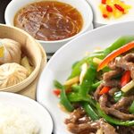 Stir-fried shredded beef and green pepper and Xiaolongbao set