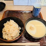 Shirukou - かやくご飯、味噌汁(おとしいも)