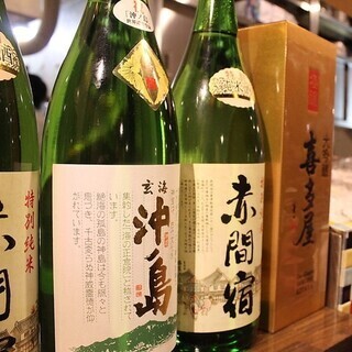 備有與鮮魚絕配的精選日本酒