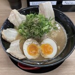 Makai Kei Ramen Sankanba - 三冠Ver、衝撃の豚