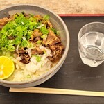 岸井うどん - 肉しょうゆうどん()