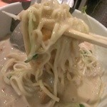 ばっこ志 - やばッ！！まじウマッ！！特別濃厚鶏白湯-麺リフト(2013/10)