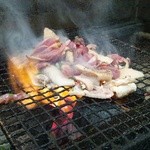 Matsukatsu - 旨みたっぷりなもも肉を皮と一緒に炭火で一気に焼き上げます。味・ボリューム共に満点！