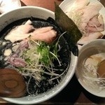 ばっこ志 - 焦し油を使った劇的においしい鶏白湯&替焼き豚&半熟煮玉子(2013/10)