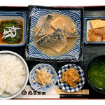 Miso-simmered mackerel set meal