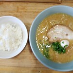 ラーメン 多弐家 - 醤油太麺+ライス