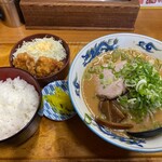 北海らーめん - 味噌ラーメンと唐揚げの定食1,170円