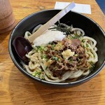 硯家 - 牛肉とろろうどん740円