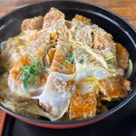 国境食堂 - カツ丼（大）。