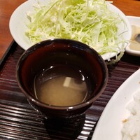 とんかつ まい泉 青山本店 - 謎の大根おろし汁