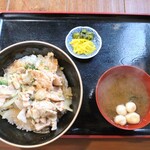 おおしゃもじ - 豚にんにく丼 620円