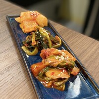 焼肉ここのみ - キムチ盛り合わせ（カクテキ、小松菜、白菜）