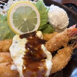 東寿司 - 料理写真:エビフライ