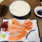 北のグルメ亭 - サーモン刺し＆ご飯セット