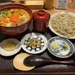 鴨と醸し 鼓道 - 特上もつ入り親子丼にミニセイロ蕎麦550円をセット